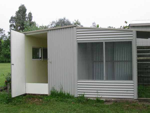 Backyard Poultry - Information Centre Australia